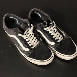 Vans Old Skool Comfy Cush Black and White Sneakers. Very comfortable Vans shoes